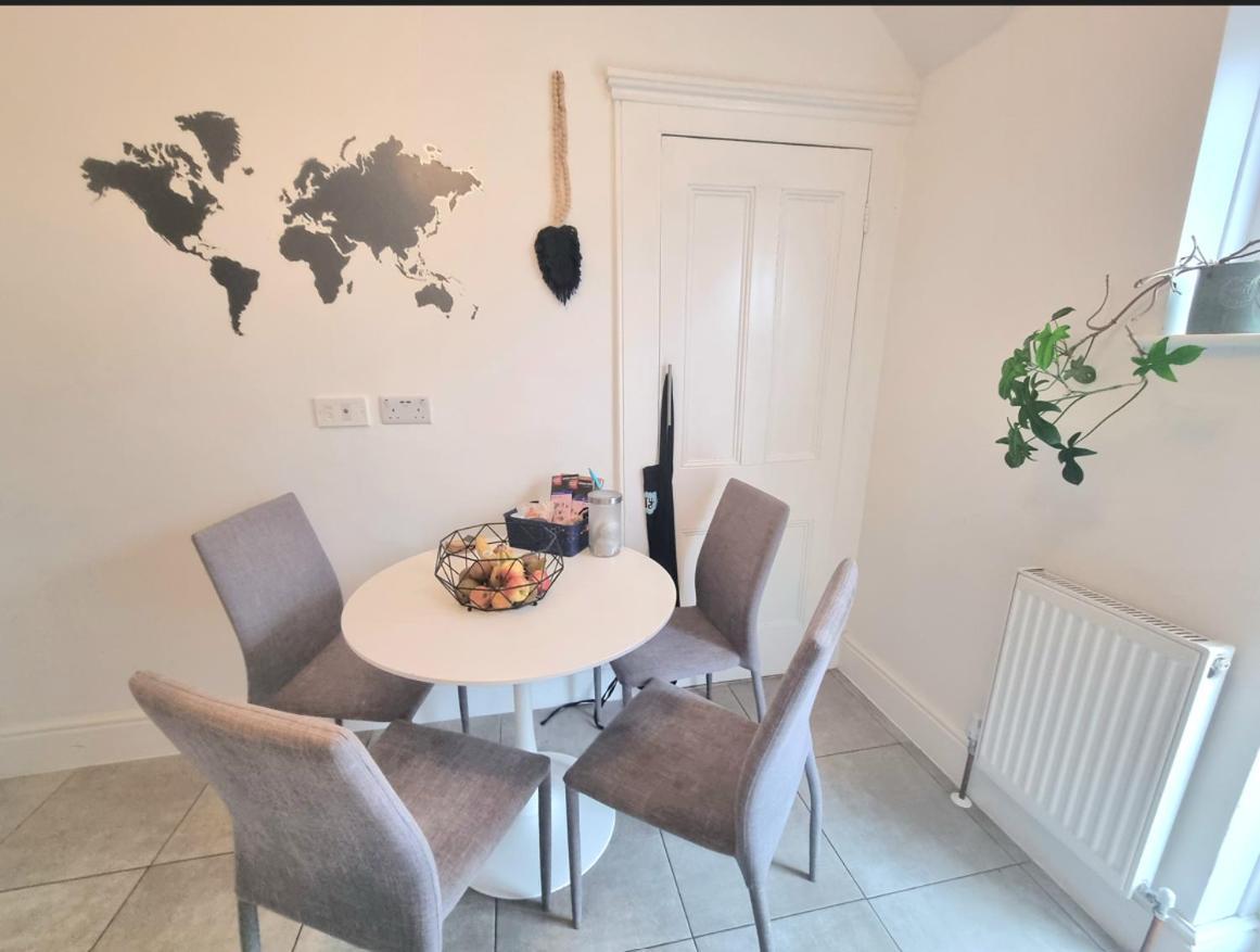 Apartament Stylish 2-Bed Flat, Quick Access To London Sights Zewnętrze zdjęcie